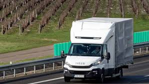 TRANSPORTEUR ET MICRO-ENTREPRENEUR
